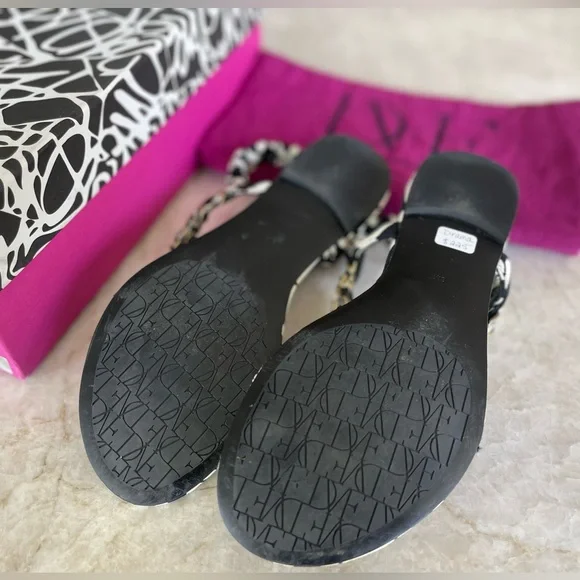 Diane Von Furstenberg black&white sandals, Size 6 - Picture 9 of 11